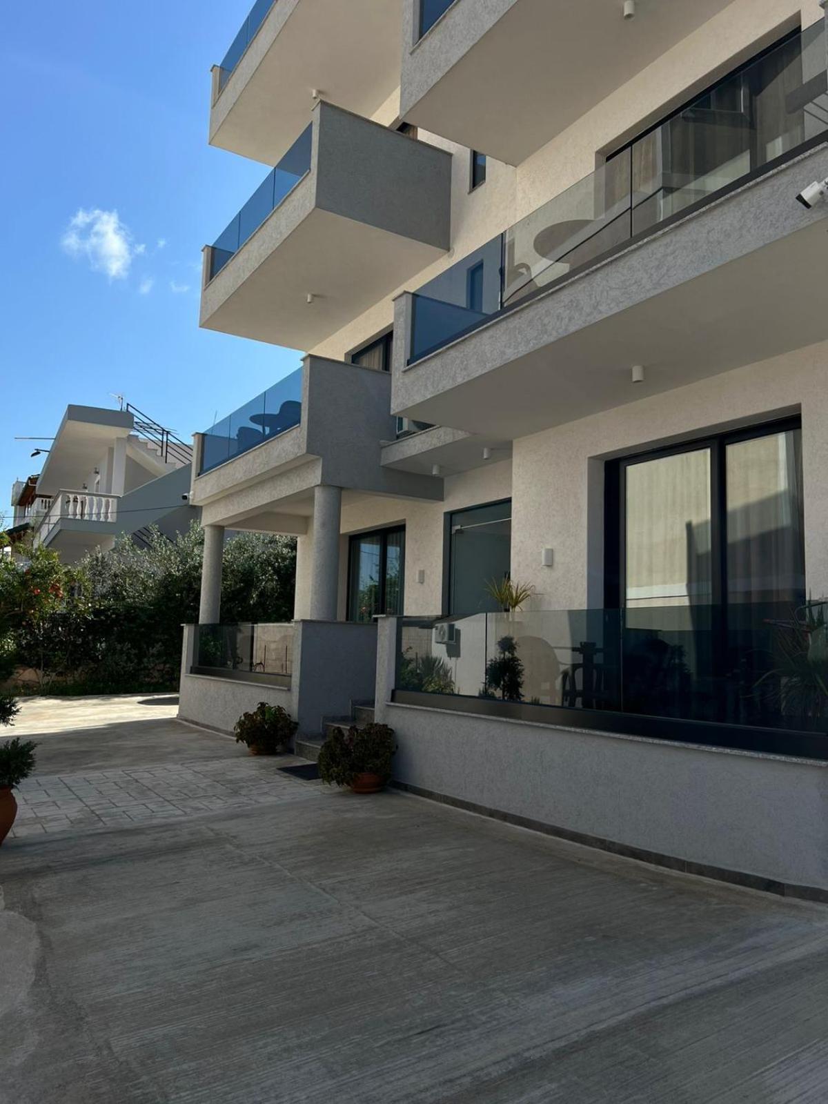 Feniks Hotel Ksamil Buitenkant foto