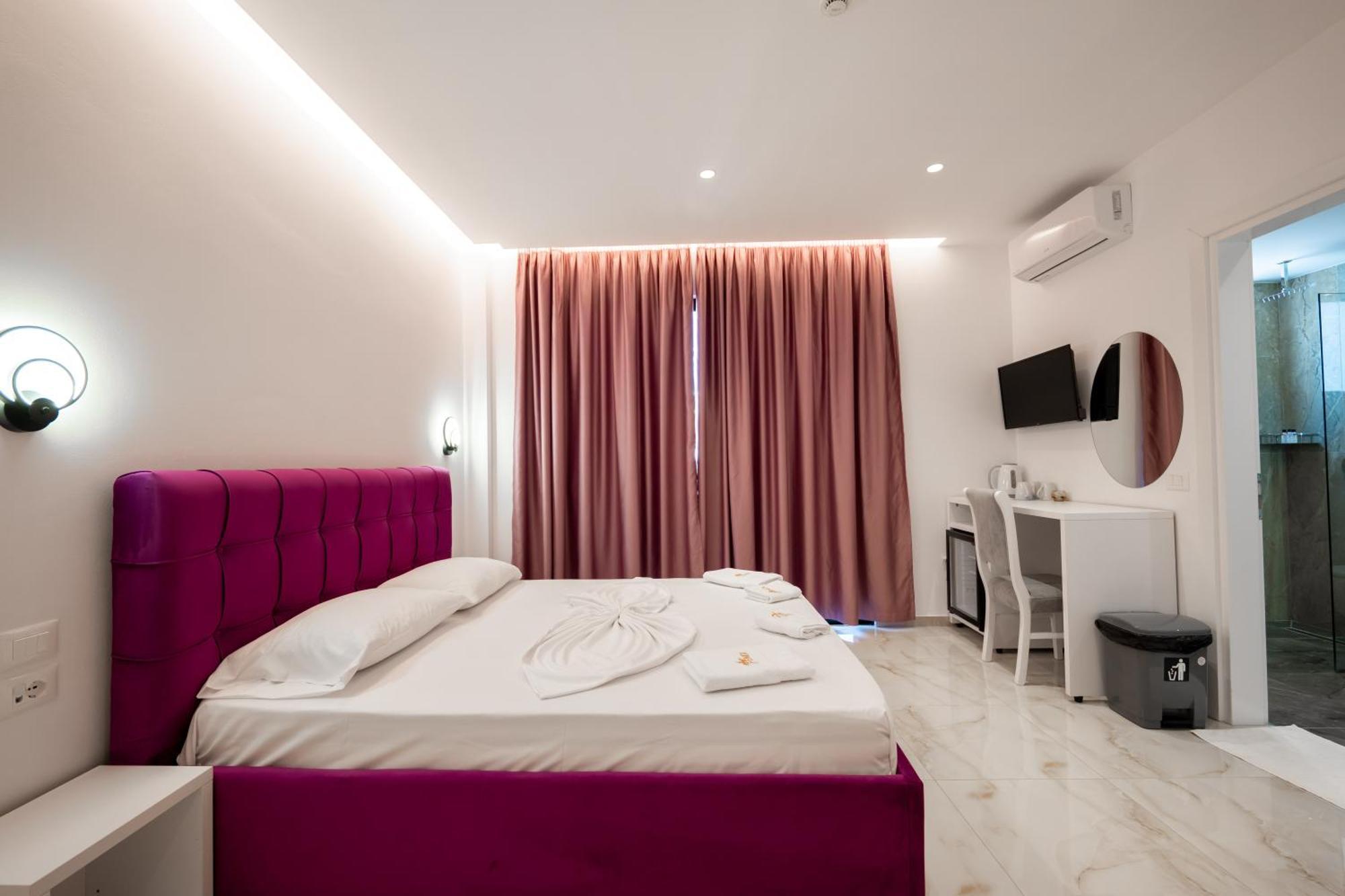 Feniks Hotel Ksamil Buitenkant foto