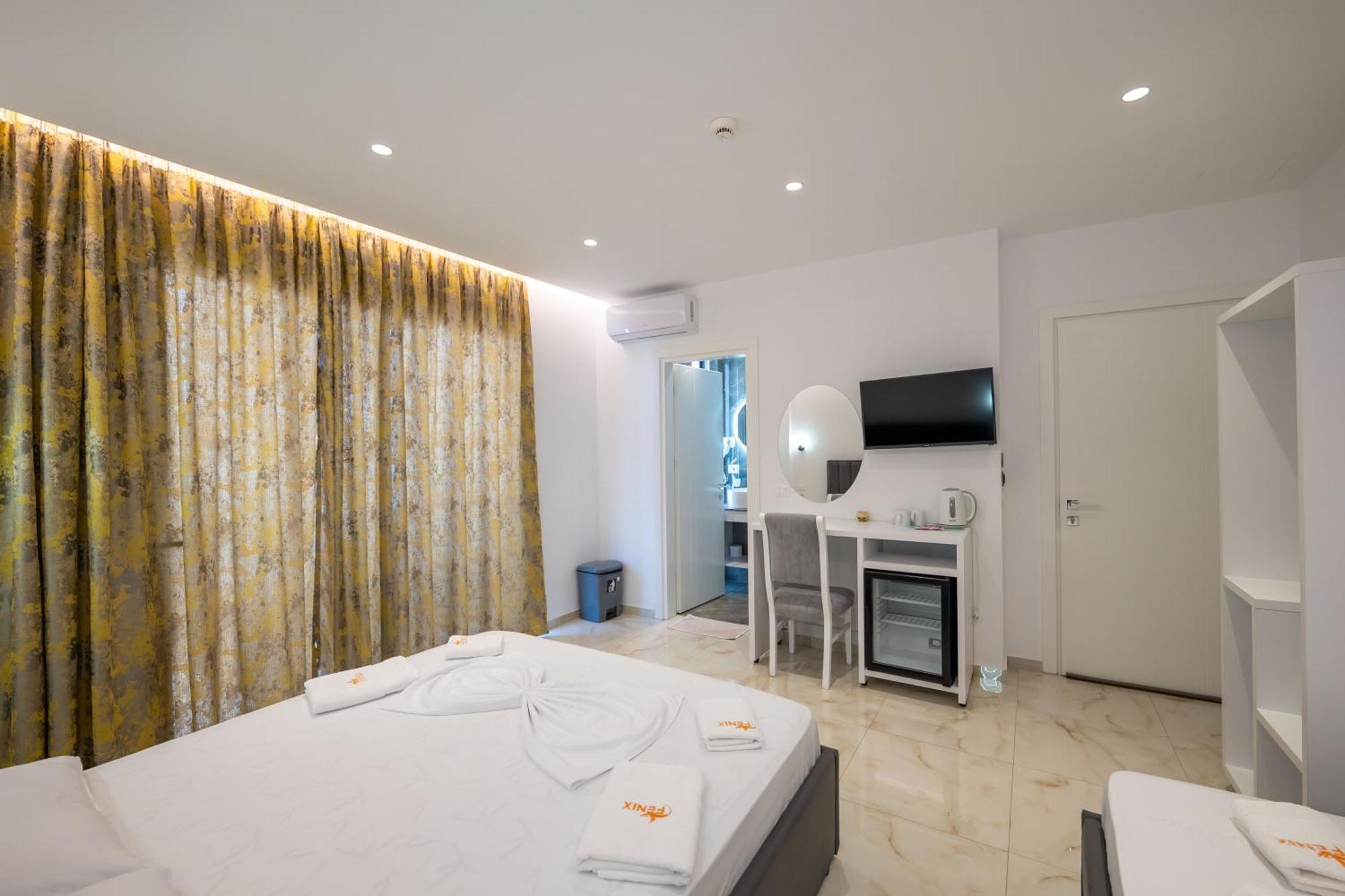 Feniks Hotel Ksamil Buitenkant foto