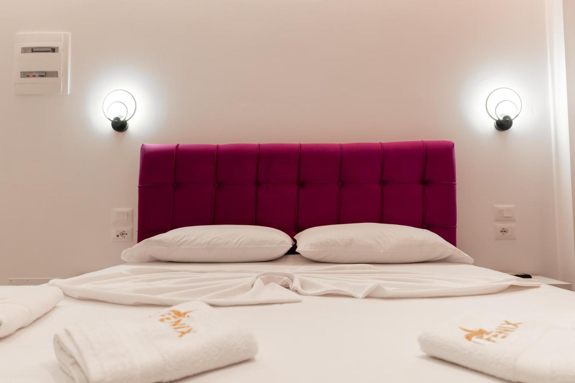 Feniks Hotel Ksamil Buitenkant foto