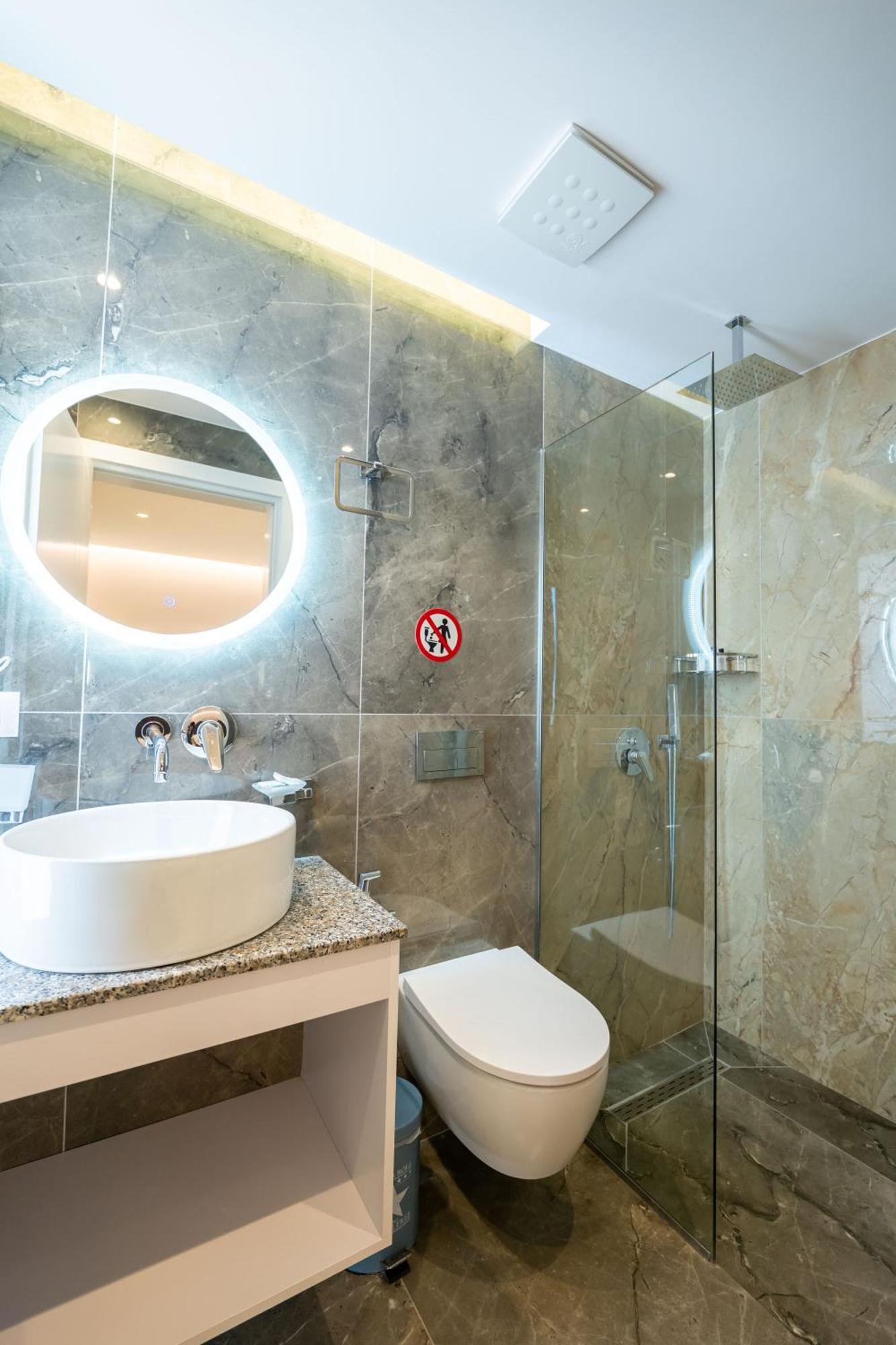 Feniks Hotel Ksamil Buitenkant foto